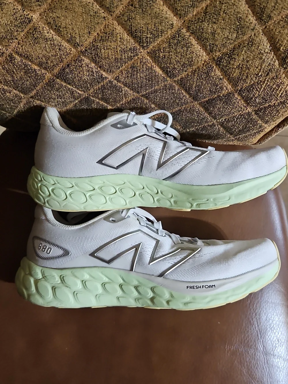 New Balance Fresh Foam 680v8 White Green Lace Up Sneakers Running Shoes